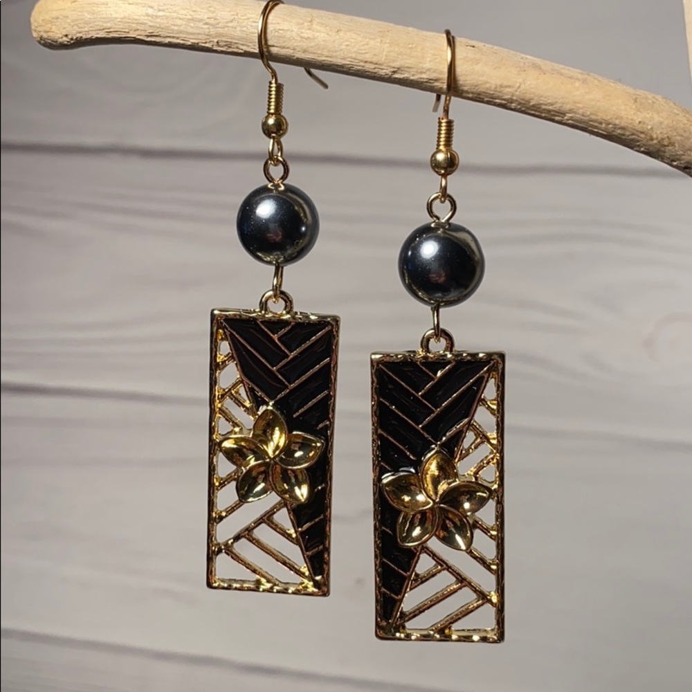 Hawaiian Tribal with Plumeria and Shell Pearls
